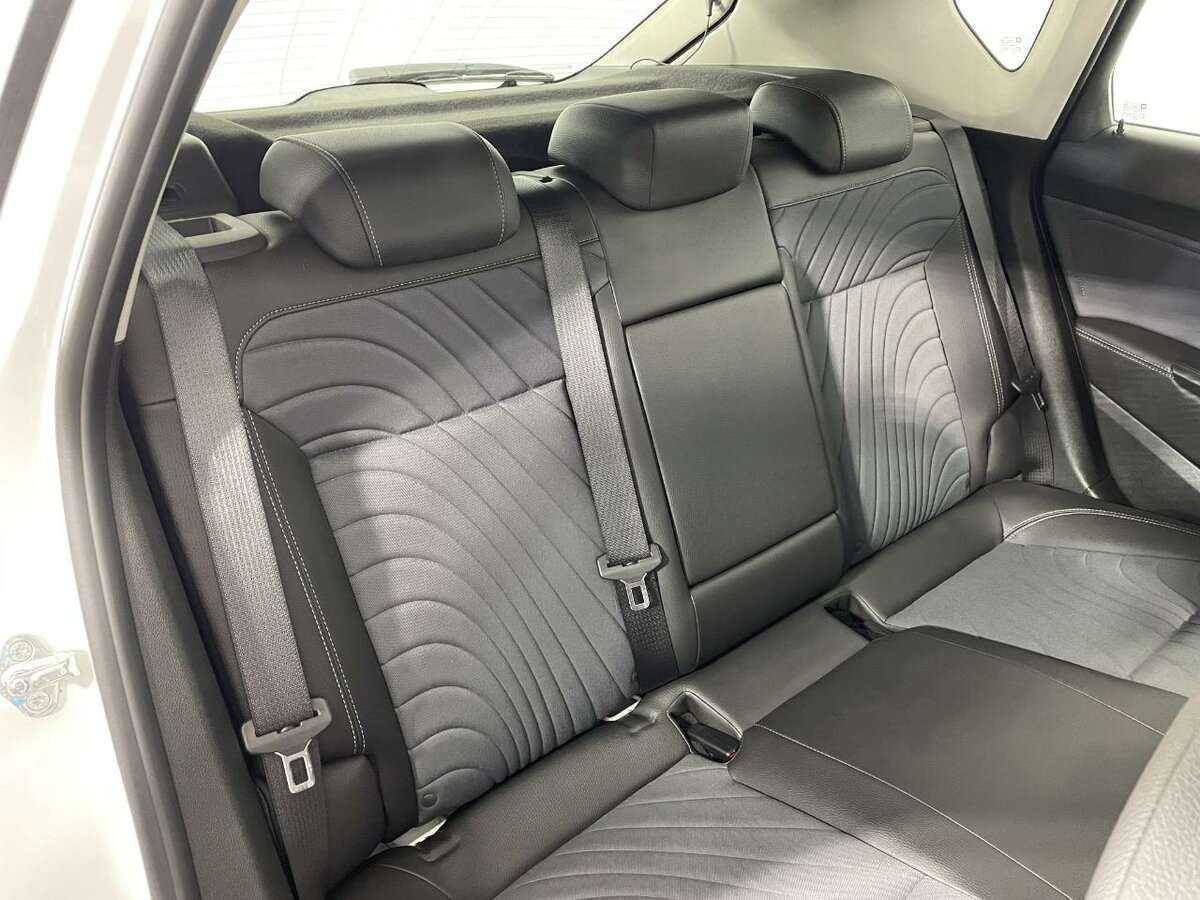 Opel Astra с пробегом — 2013 год. Фото: #13