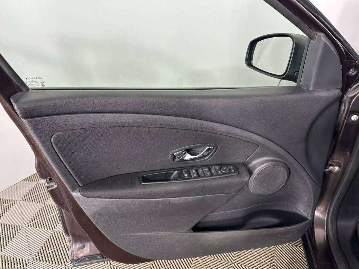 Renault Fluence с пробегом — 2014 год. Фото: #7