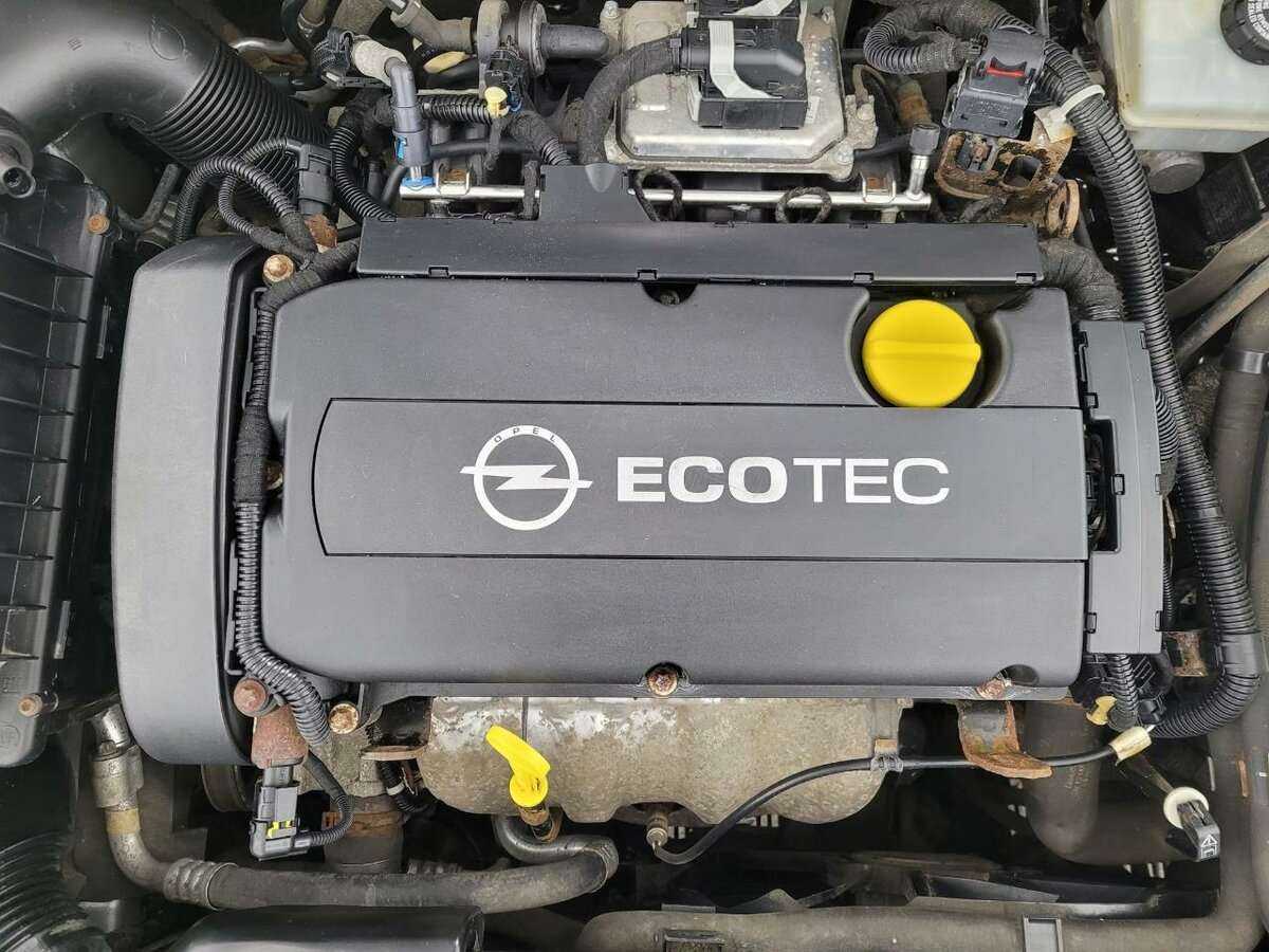 Opel Astra с пробегом — 2012 год. Фото: #15