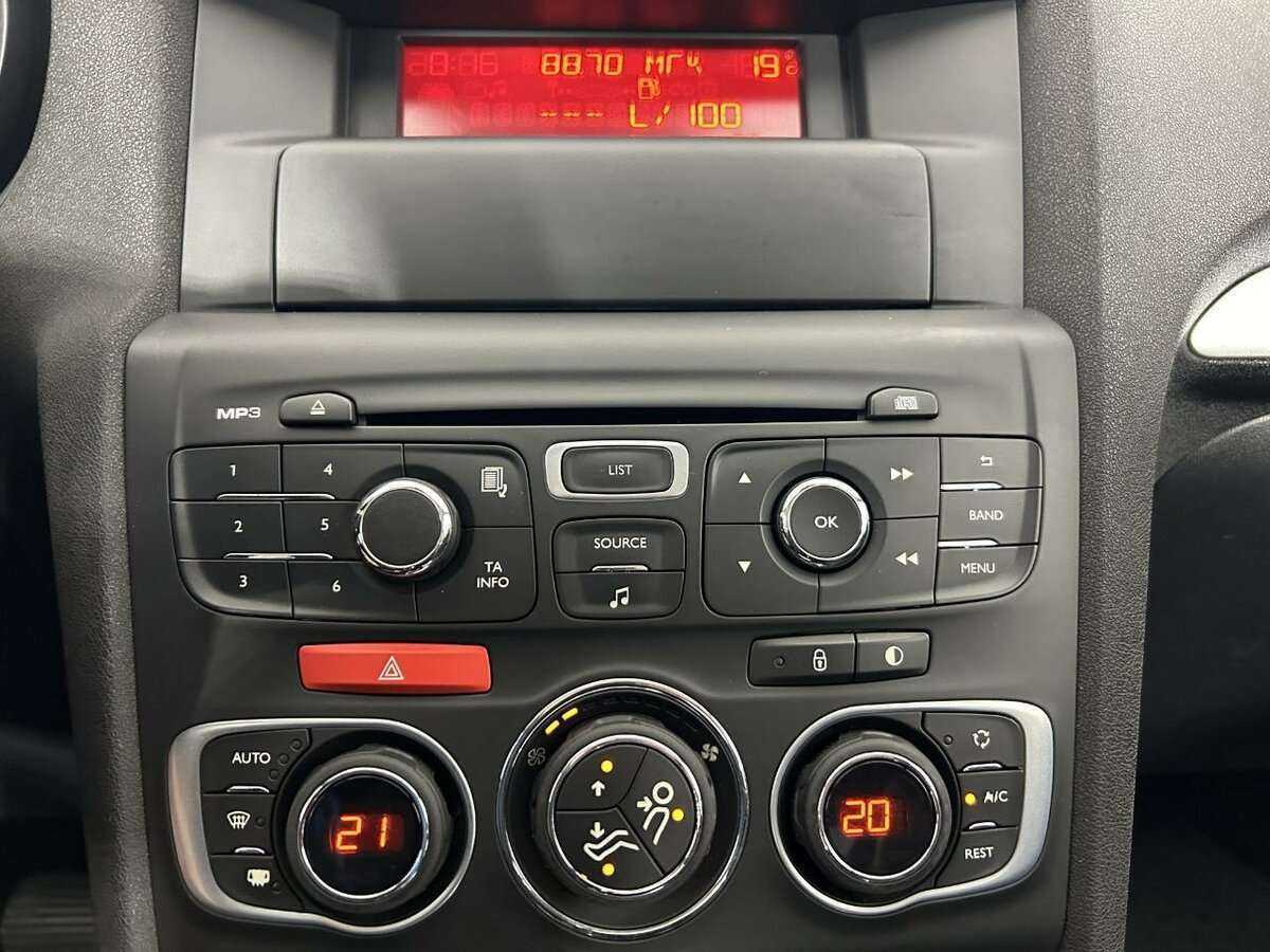 Citroen C4 с пробегом — 2013 год. Фото: #10