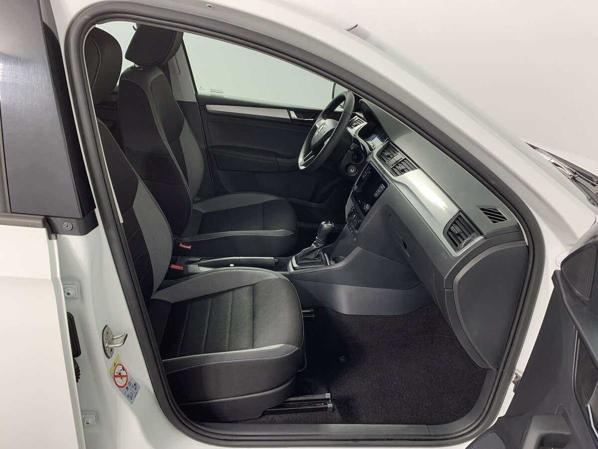 Skoda Rapid с пробегом — 2019 год. Фото: #15