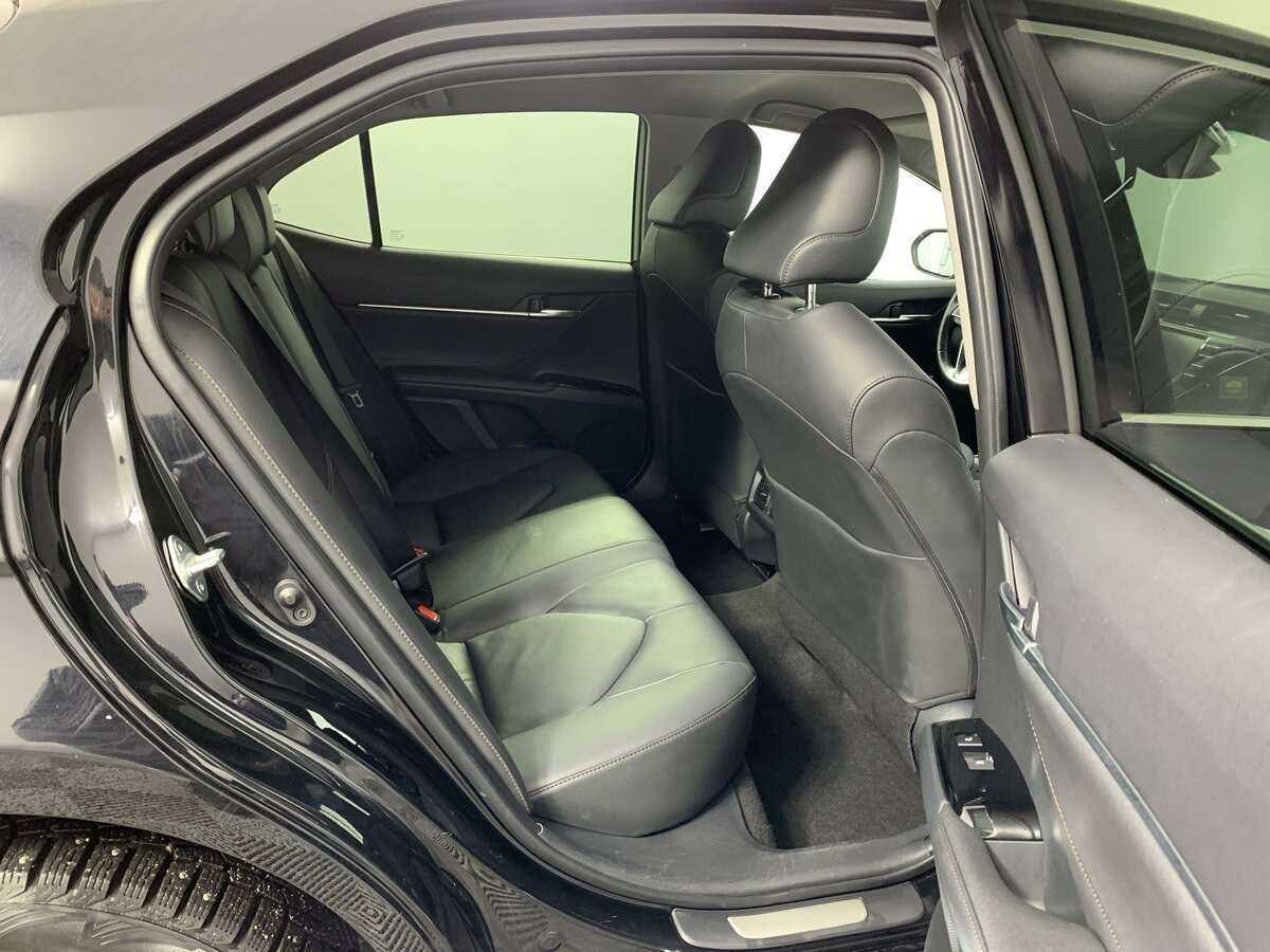 Toyota Camry с пробегом — 2019 год. Фото: #15