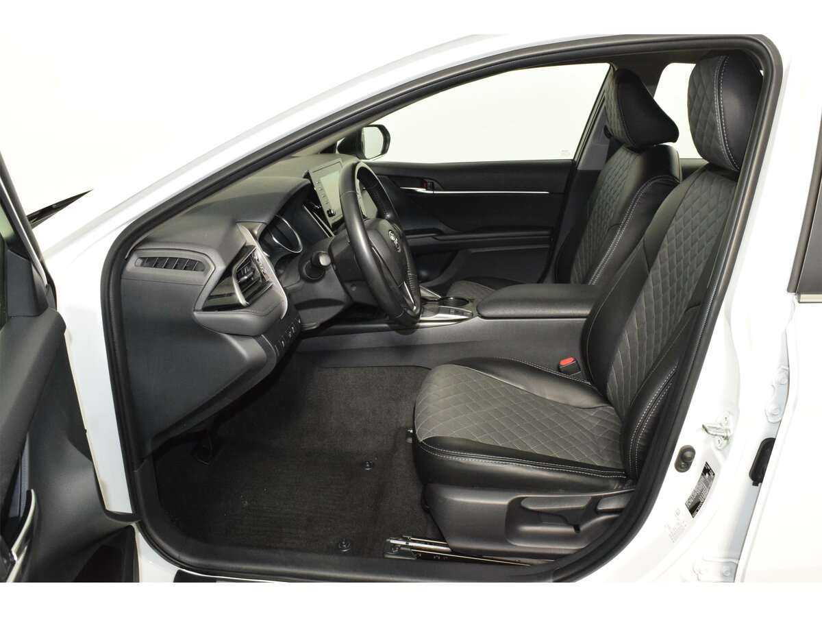 Toyota Camry с пробегом — 2021 год. Фото: #13