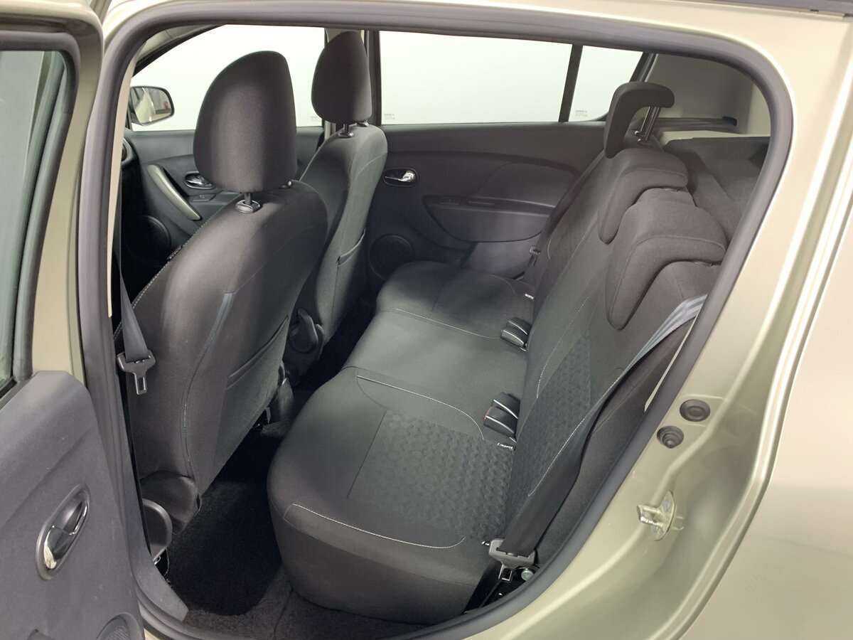 Renault Sandero с пробегом — 2019 год. Фото: #9