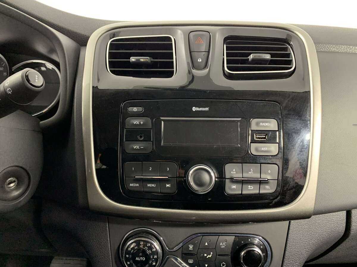 Renault Sandero с пробегом — 2019 год. Фото: #12