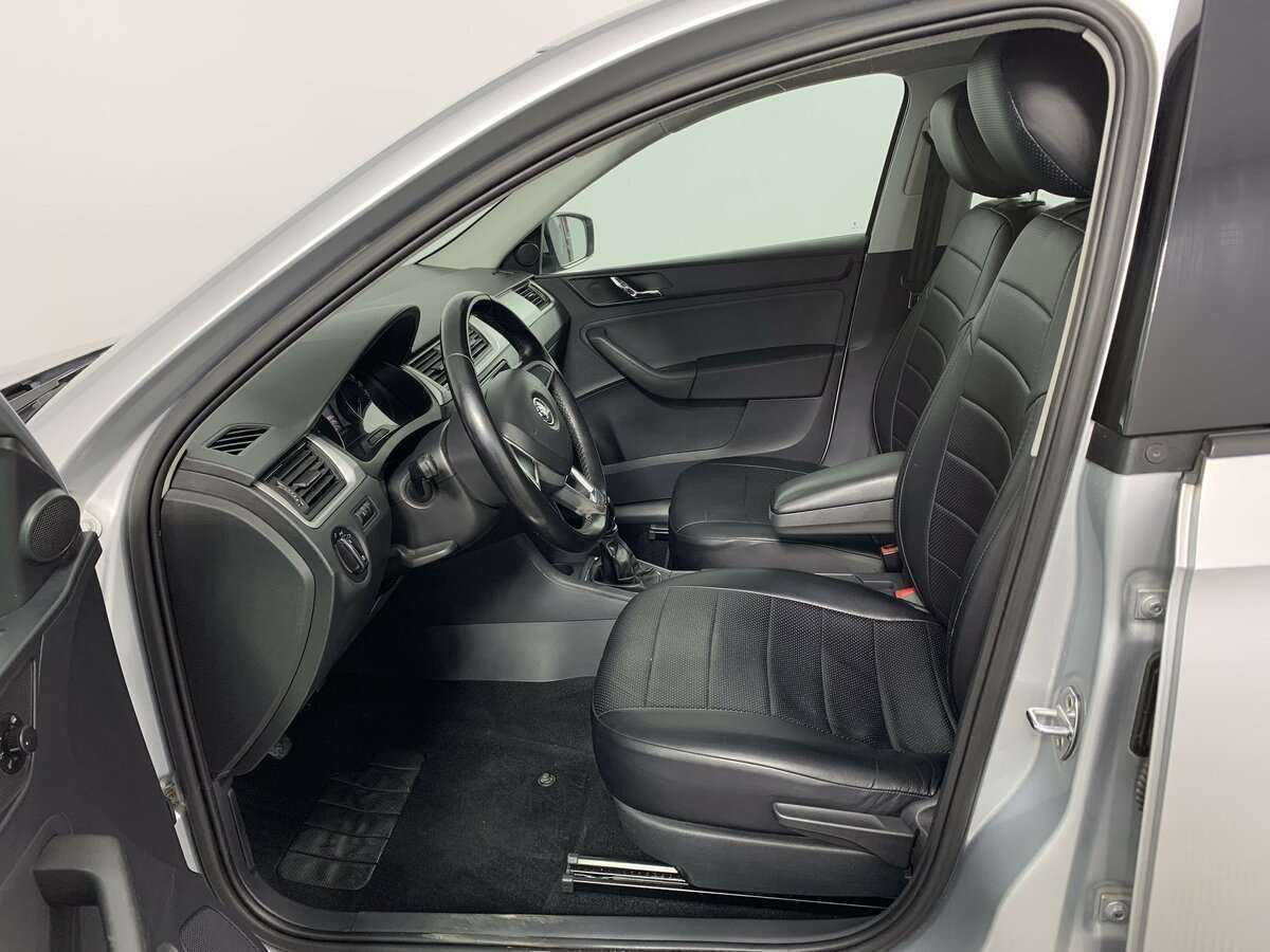 Skoda Rapid с пробегом — 2017 год. Фото: #11