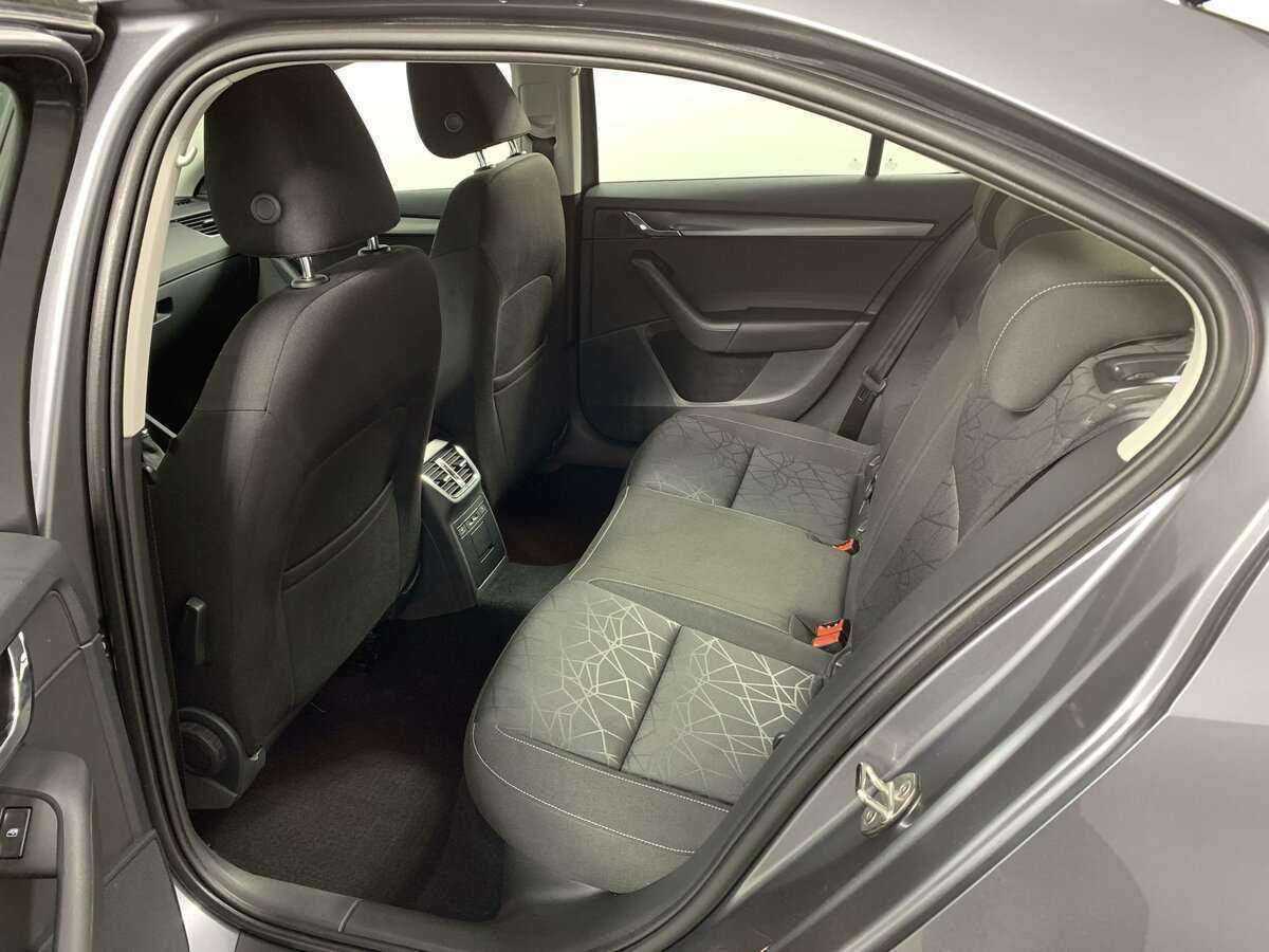 Skoda Octavia с пробегом — 2020 год. Фото: #9