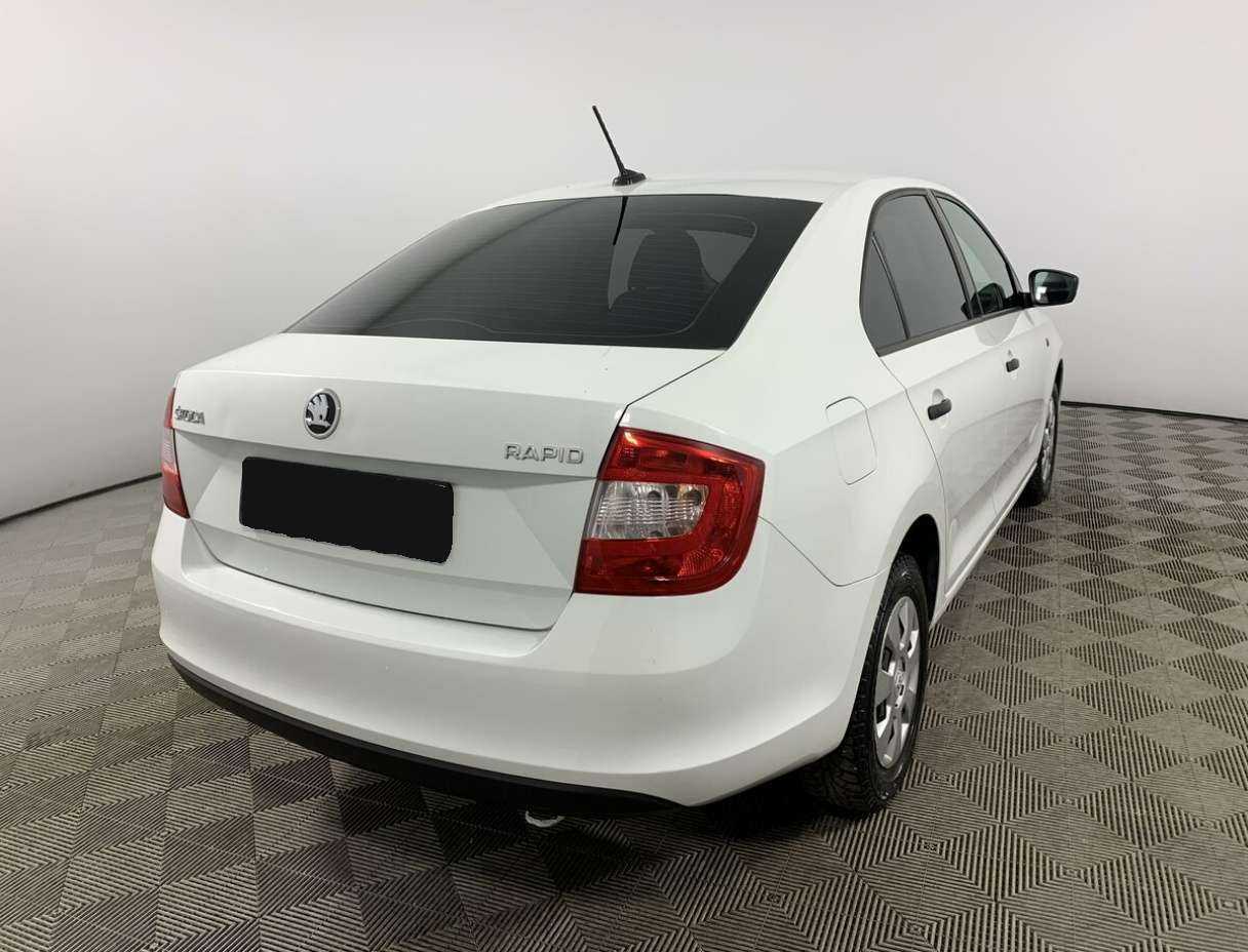 Skoda Rapid с пробегом — 2017 год. Фото: #4