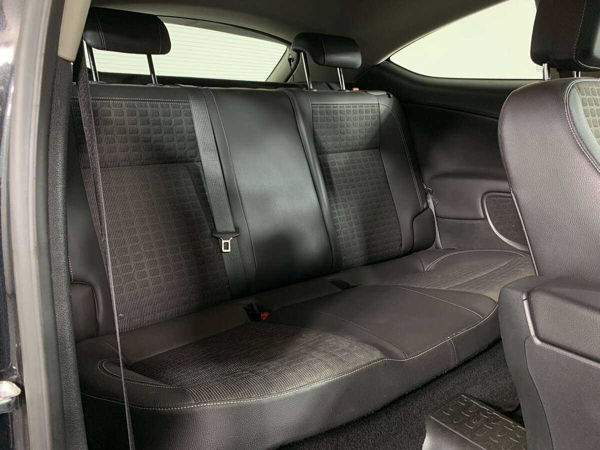 Opel Astra с пробегом — 2012 год. Фото: #12