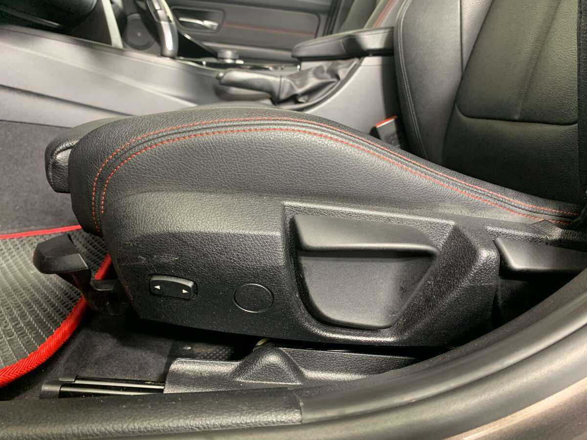 BMW 3 серии с пробегом — 2013 год. Фото: #12