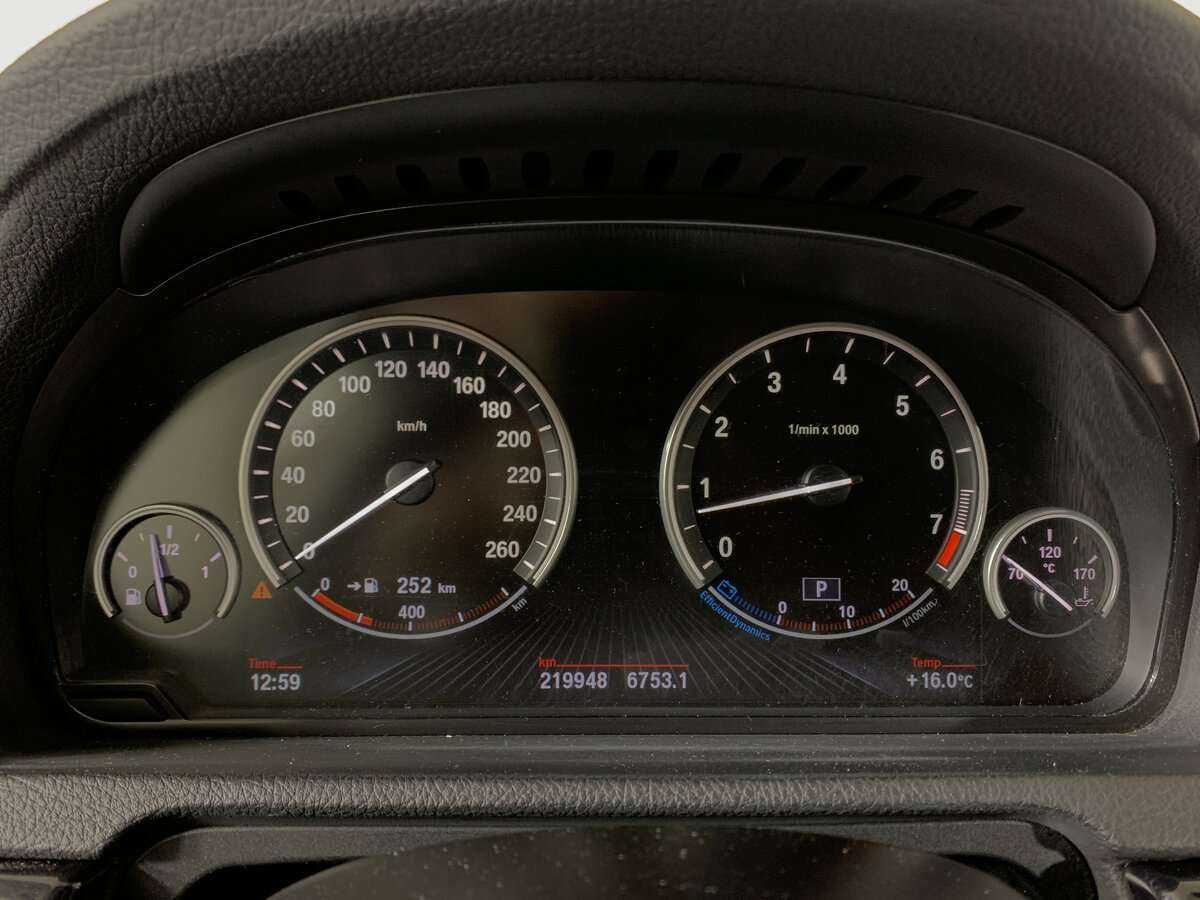 BMW 5 серии с пробегом — 2012 год. Фото: #11