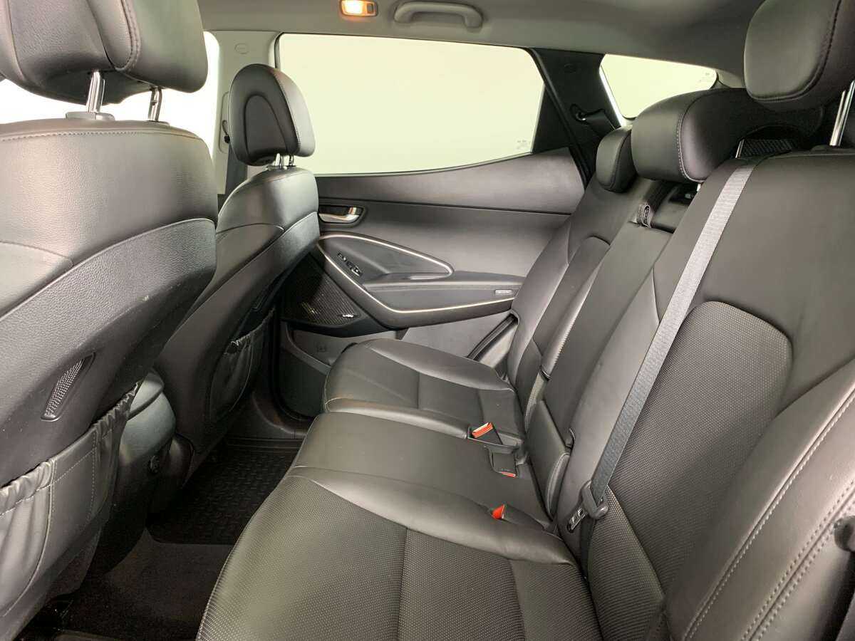 Hyundai Santa Fe с пробегом — 2017 год. Фото: #16