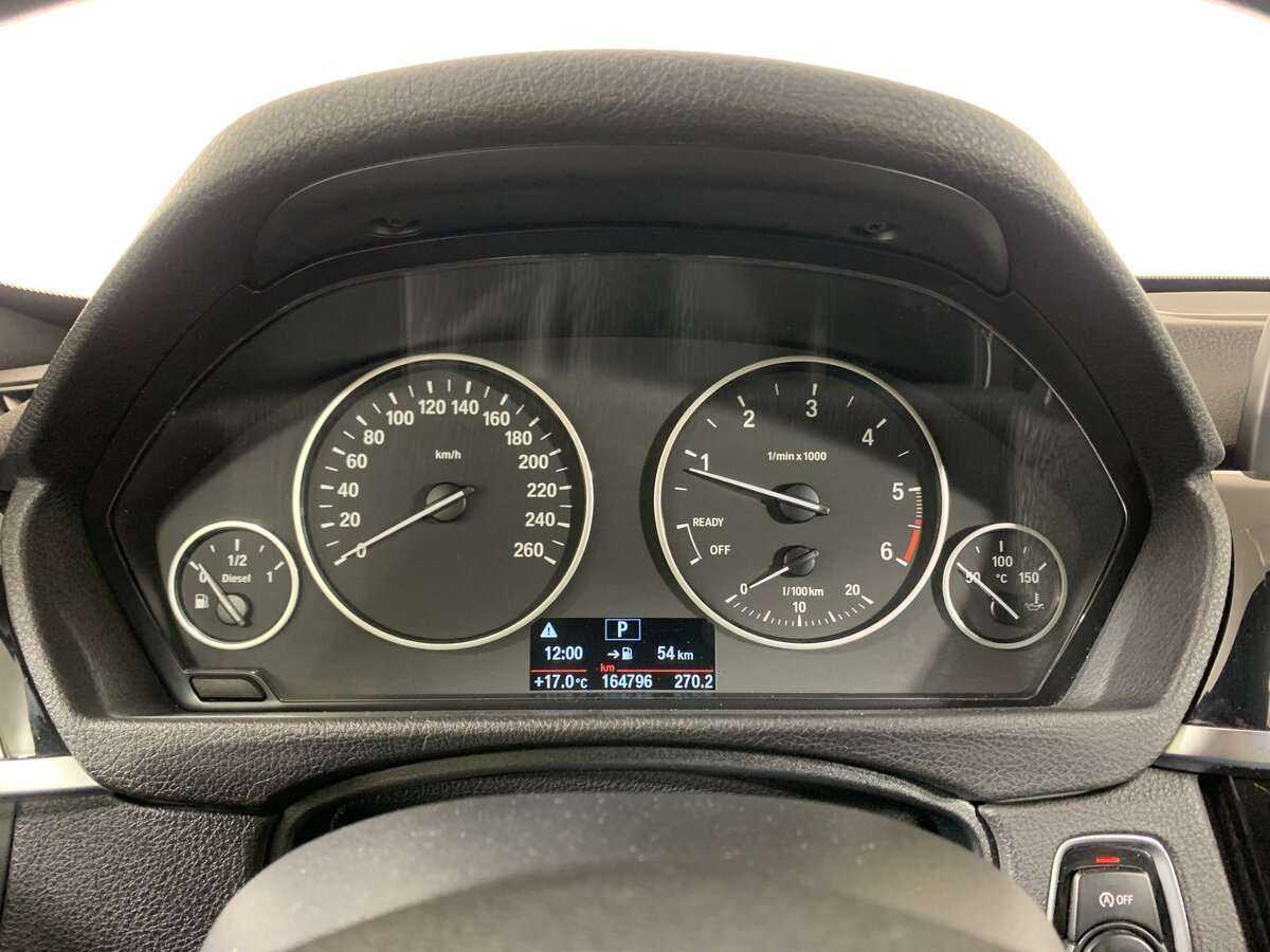 BMW 3 серии с пробегом — 2017 год. Фото: #11