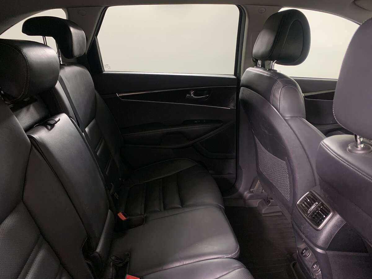 Kia Sorento с пробегом — 2016 год. Фото: #17