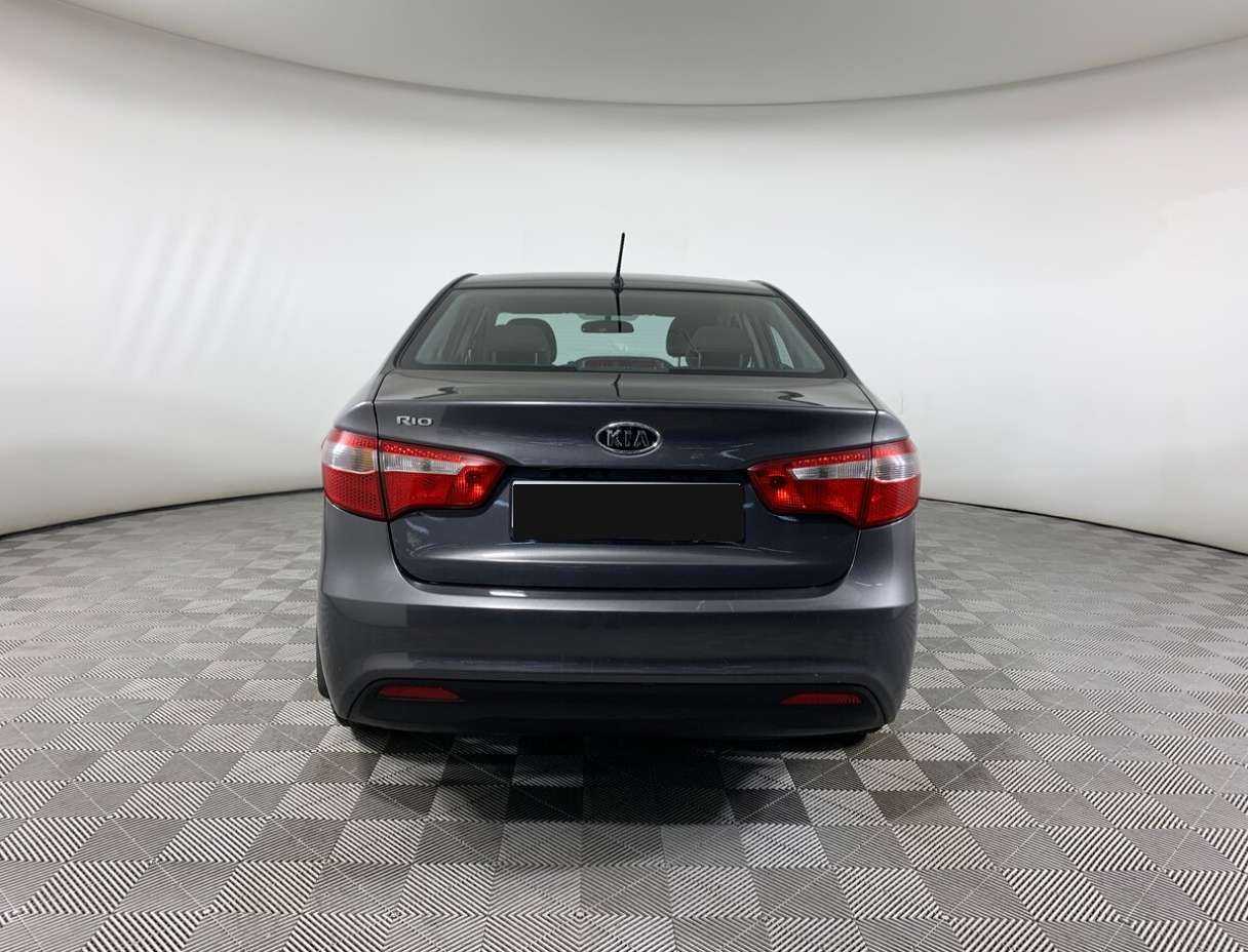 Kia Rio с пробегом — 2012 год. Фото: #5
