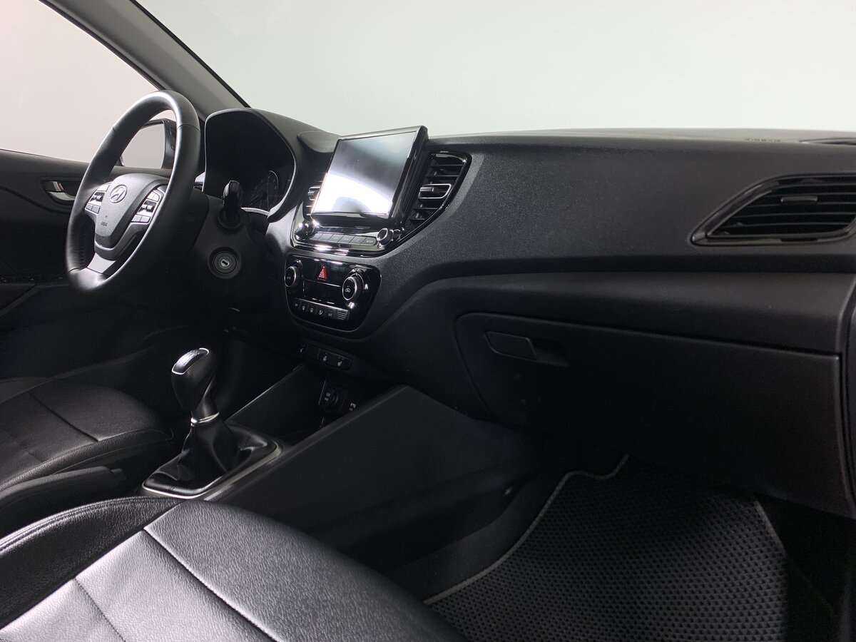 Hyundai Solaris с пробегом — 2022 год. Фото: #10