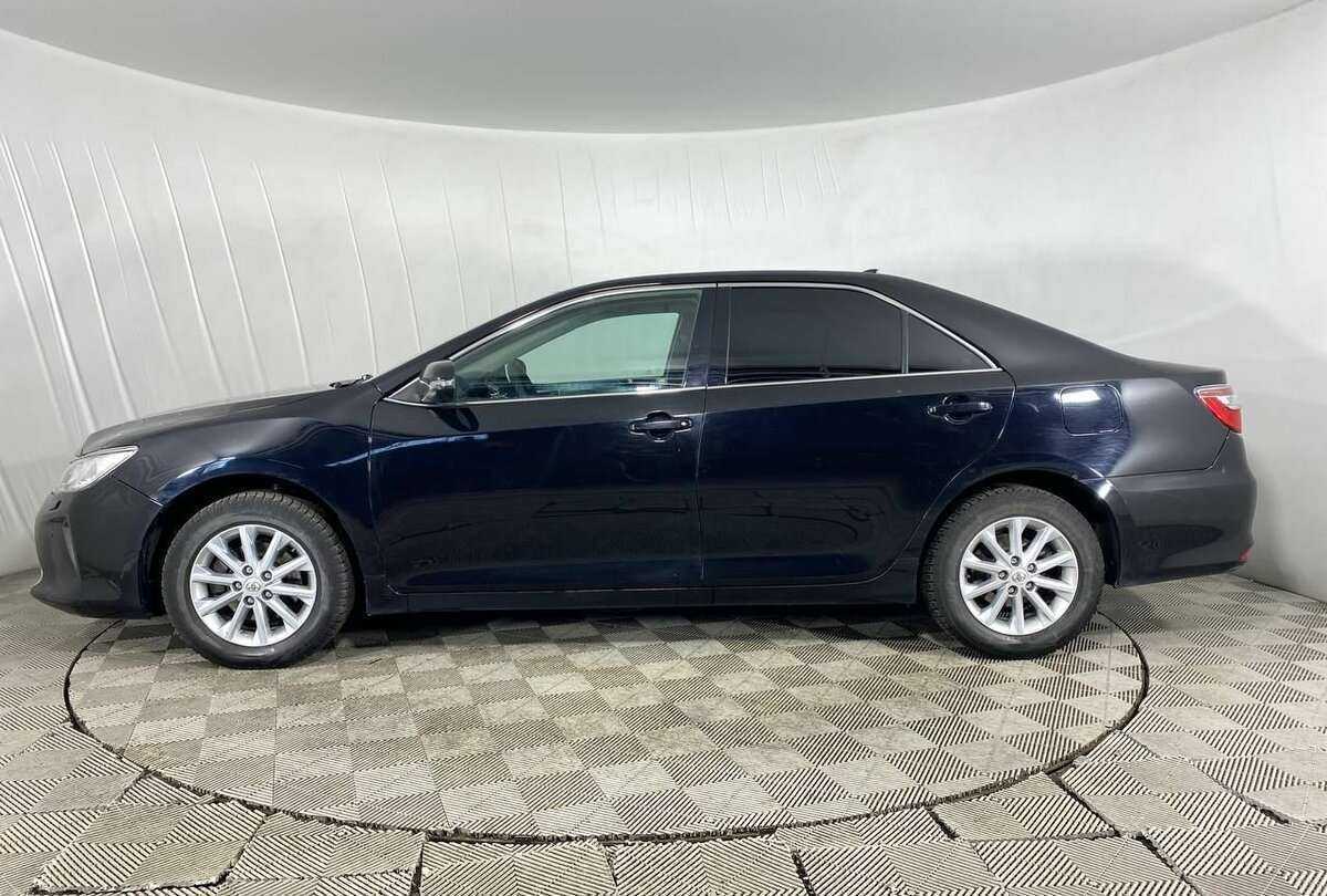 Toyota Camry с пробегом — 2017 год. Фото: #7