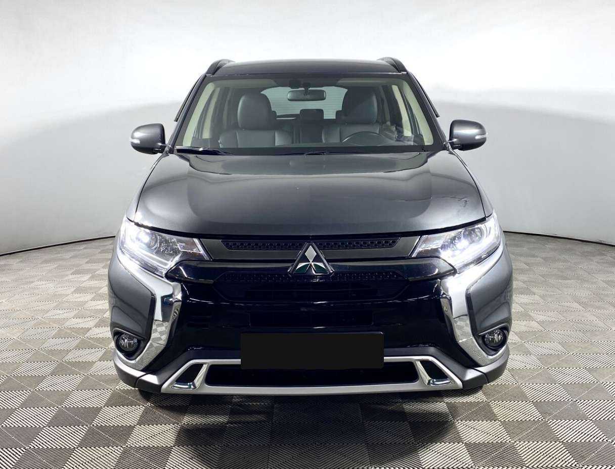 Mitsubishi Outlander с пробегом — 2021 год. Фото: #1