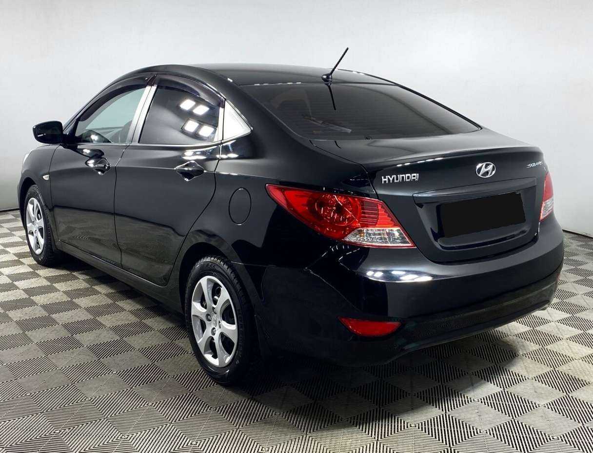 Hyundai Solaris с пробегом — 2013 год. Фото: #6