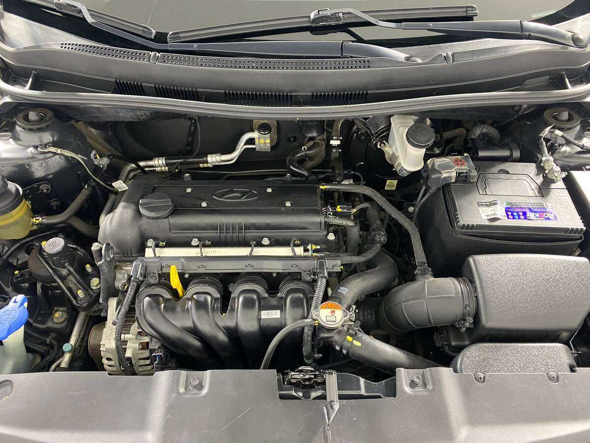 Hyundai Solaris с пробегом — 2013 год. Фото: #8