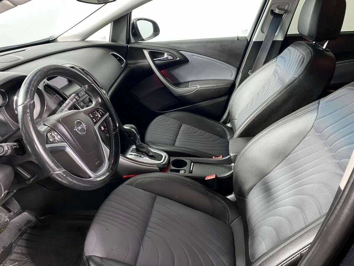 Opel Astra с пробегом — 2013 год. Фото: #8