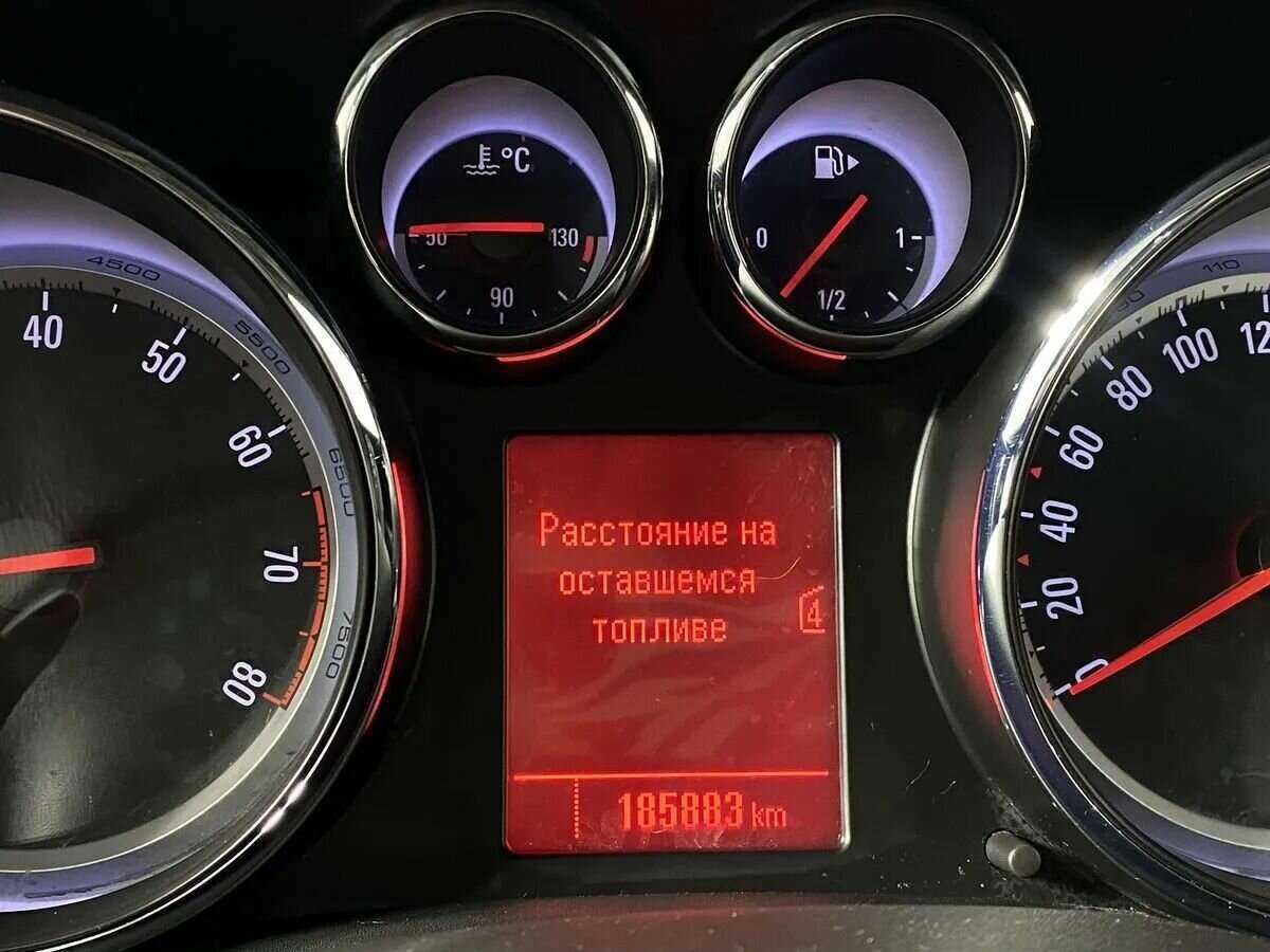 Opel Astra с пробегом — 2012 год. Фото: #15