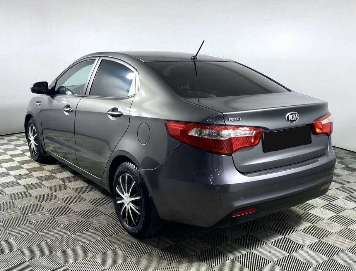 Kia Rio с пробегом — 2013 год. Фото: #4