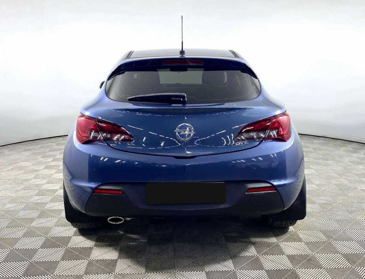 Opel Astra с пробегом — 2013 год. Фото: #5