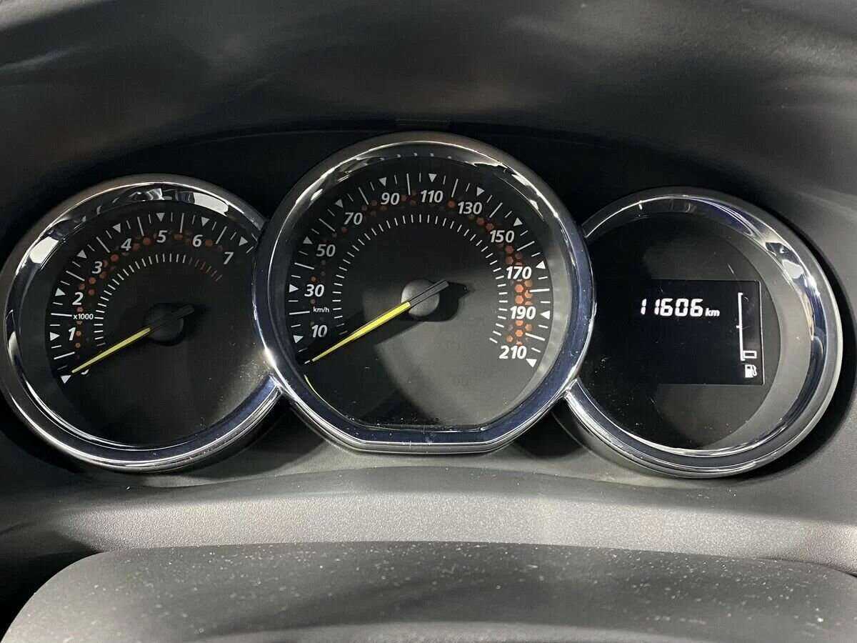 Renault Sandero с пробегом — 2021 год. Фото: #16