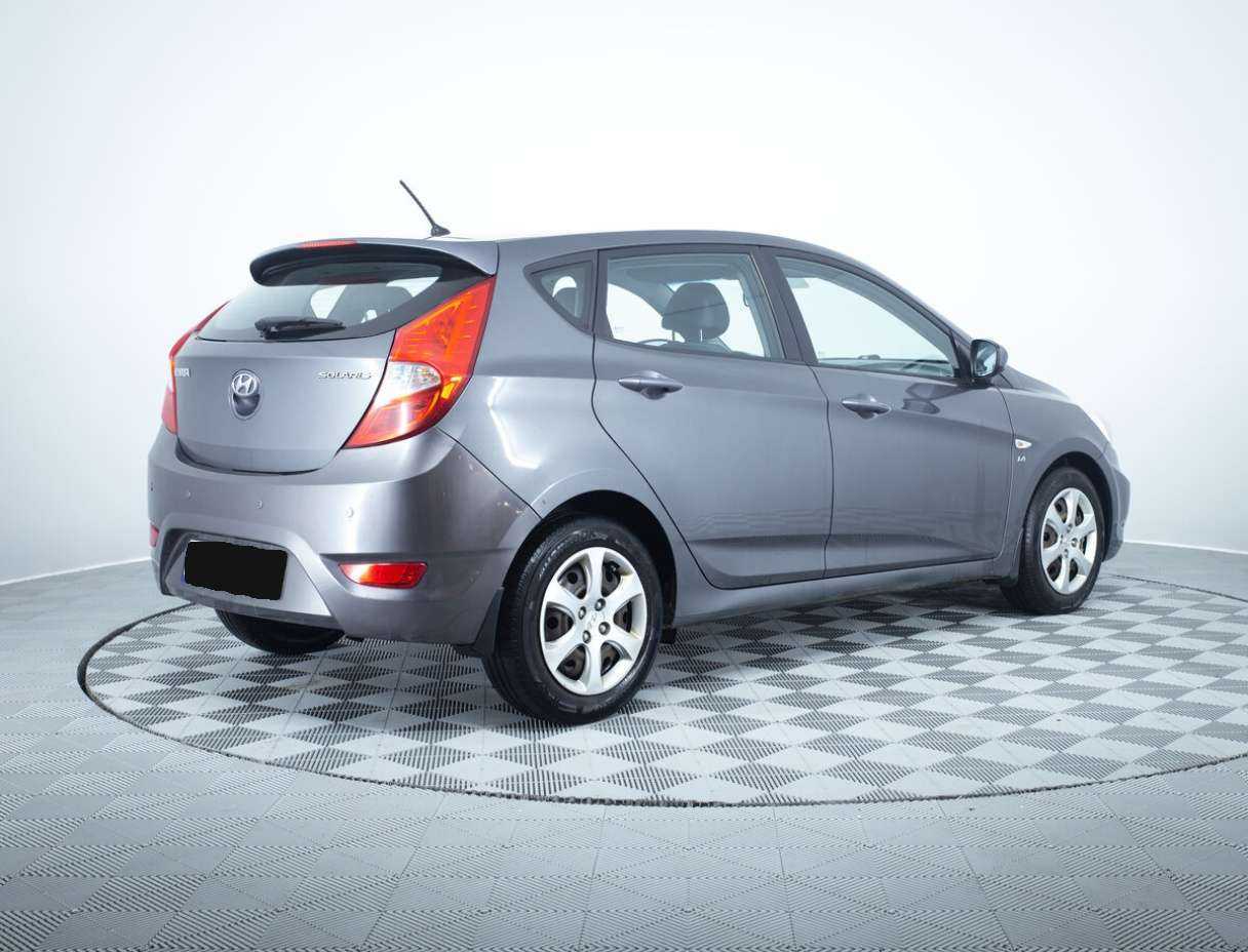 Hyundai Solaris с пробегом — 2013 год. Фото: #4
