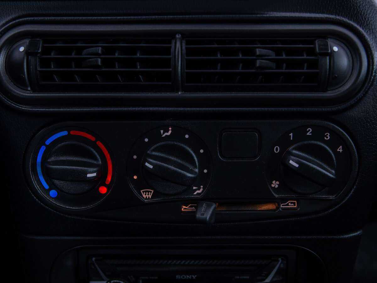 Chevrolet Niva с пробегом — 2015 год. Фото: #9