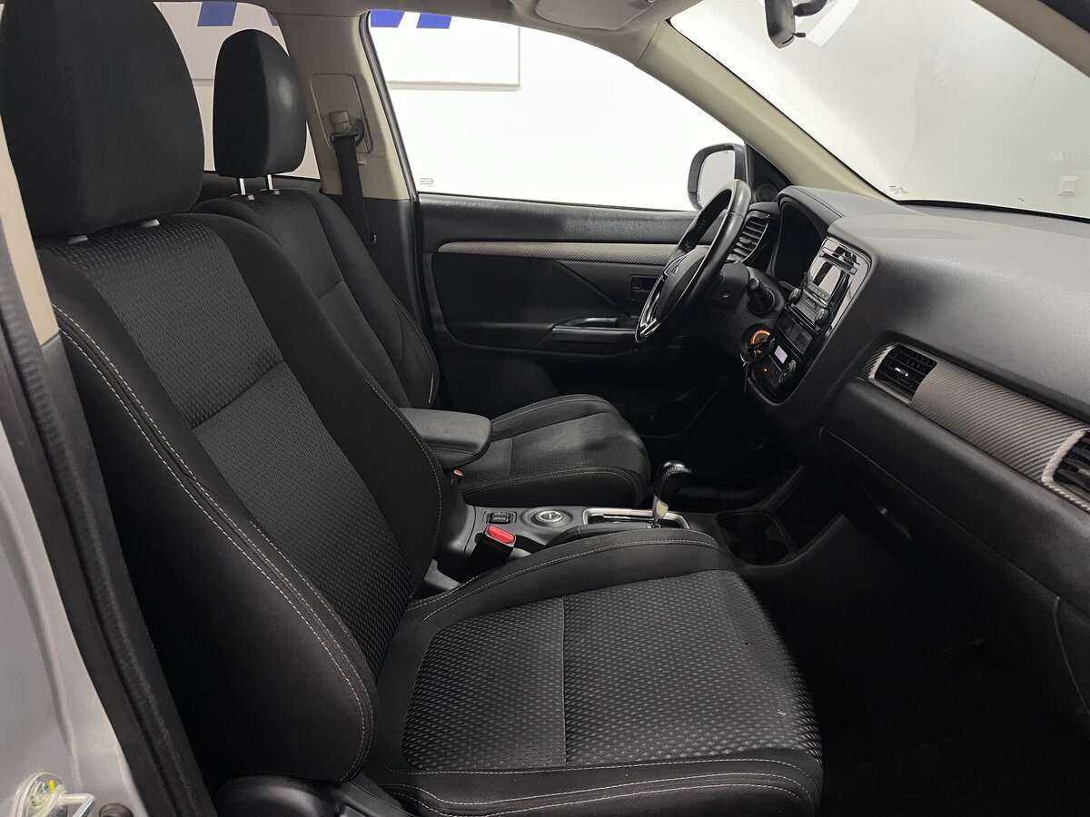Mitsubishi Outlander с пробегом — 2016 год. Фото: #7