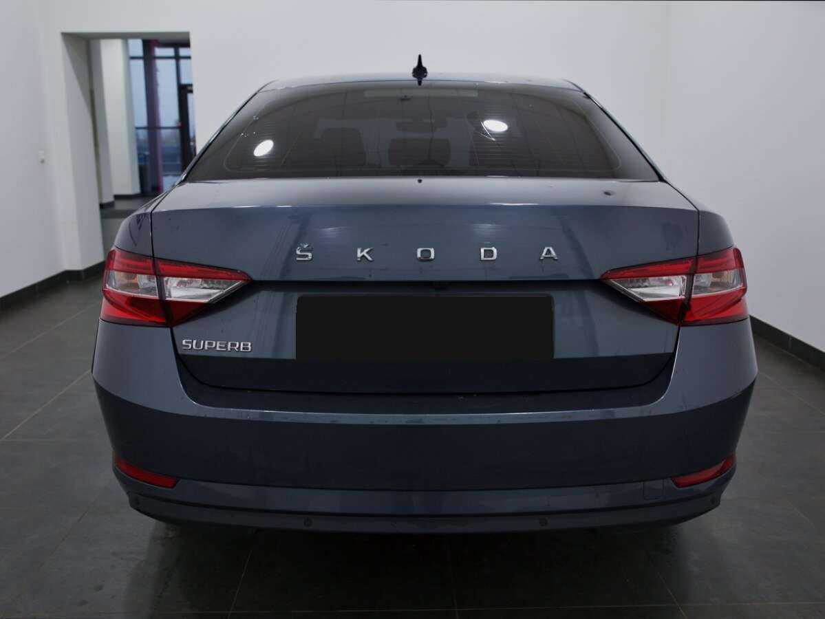 Skoda Superb с пробегом — 2021 год. Фото: #2