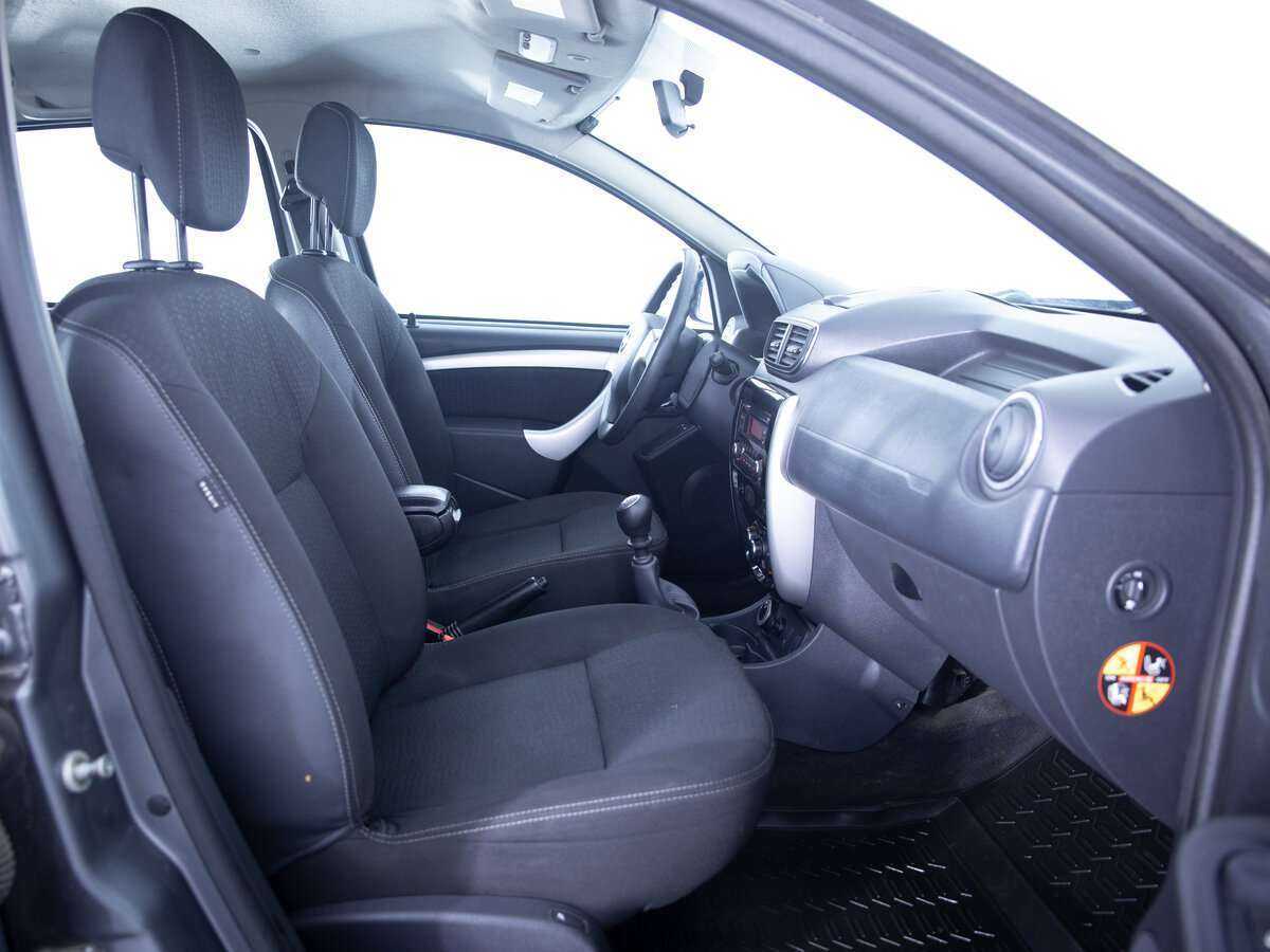 Nissan Terrano с пробегом — 2015 год. Фото: #9