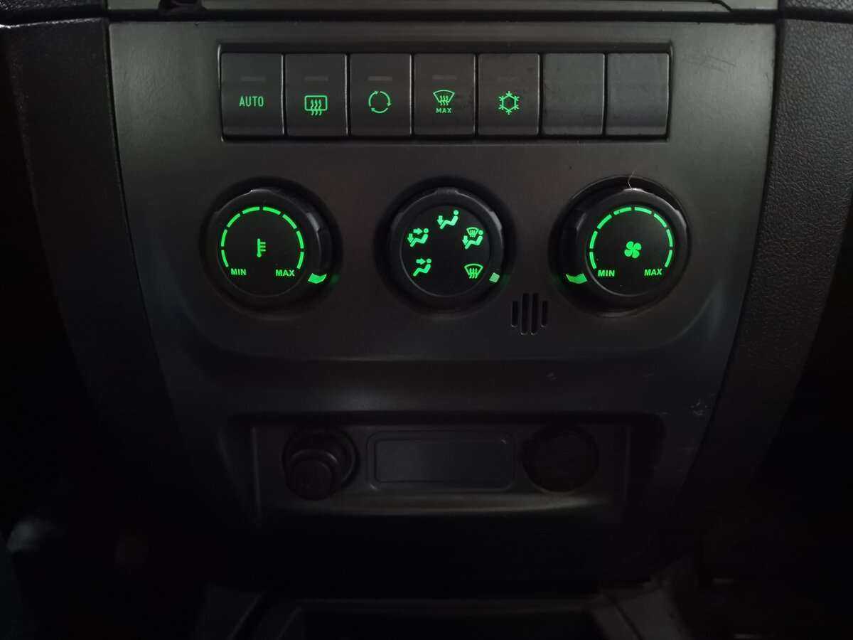 УАЗ Patriot с пробегом — 2012 год. Фото: #7