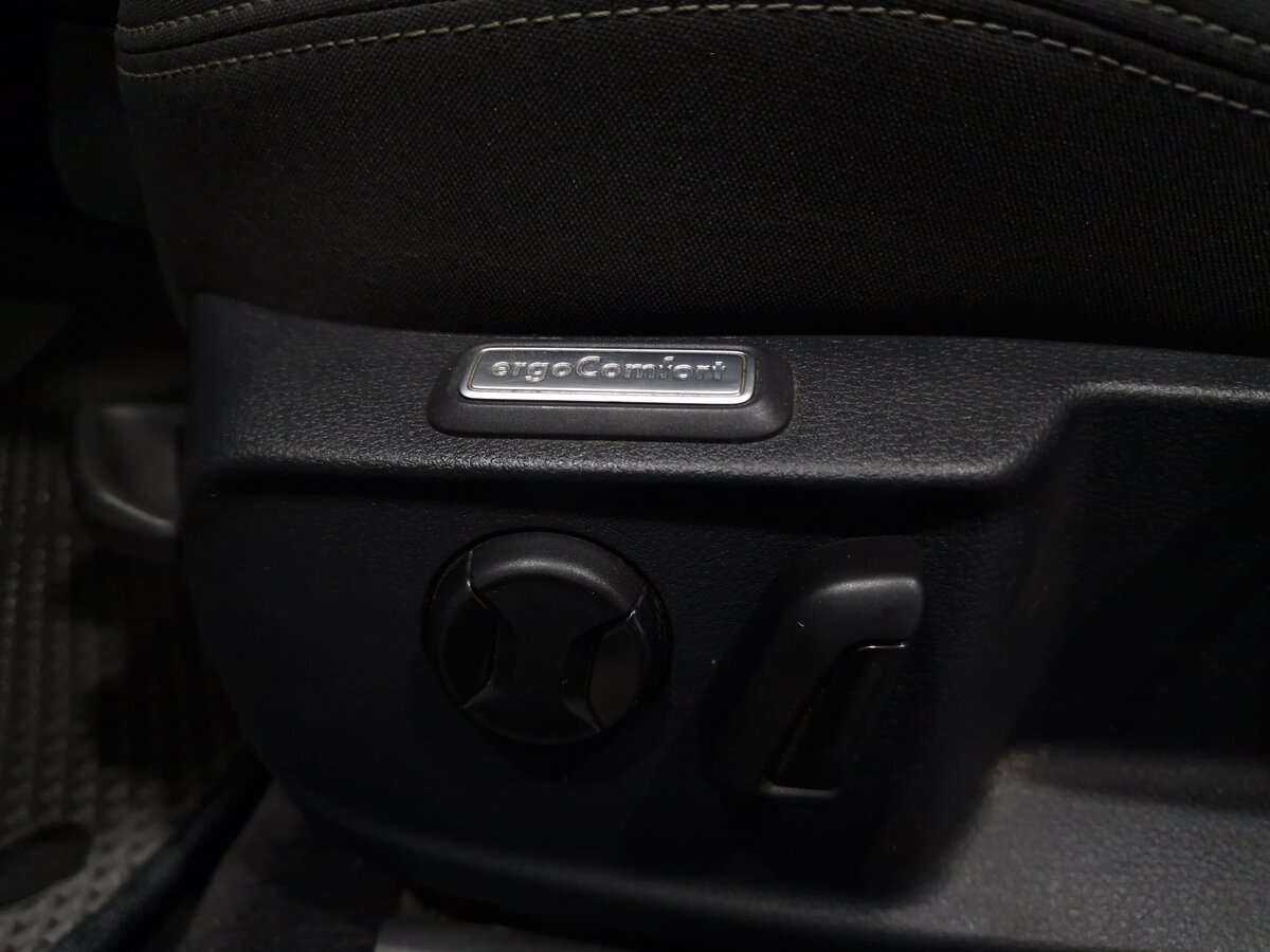 Volkswagen Passat с пробегом — 2015 год. Фото: #13