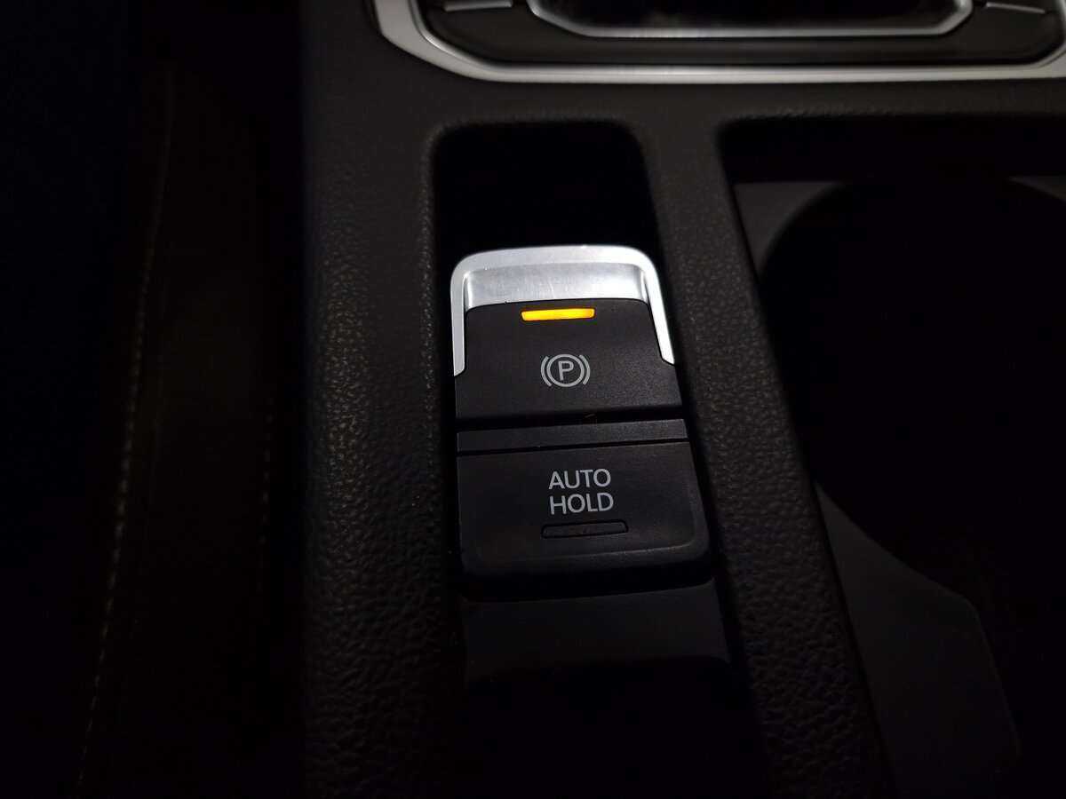 Volkswagen Passat с пробегом — 2015 год. Фото: #14