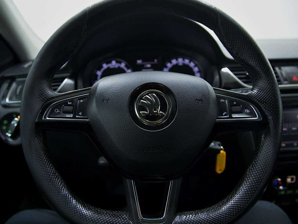 Skoda Rapid с пробегом — 2017 год. Фото: #7