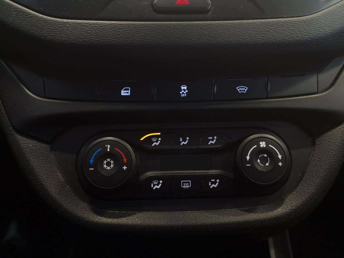 Lada (ВАЗ) Vesta с пробегом — 2020 год. Фото: #7