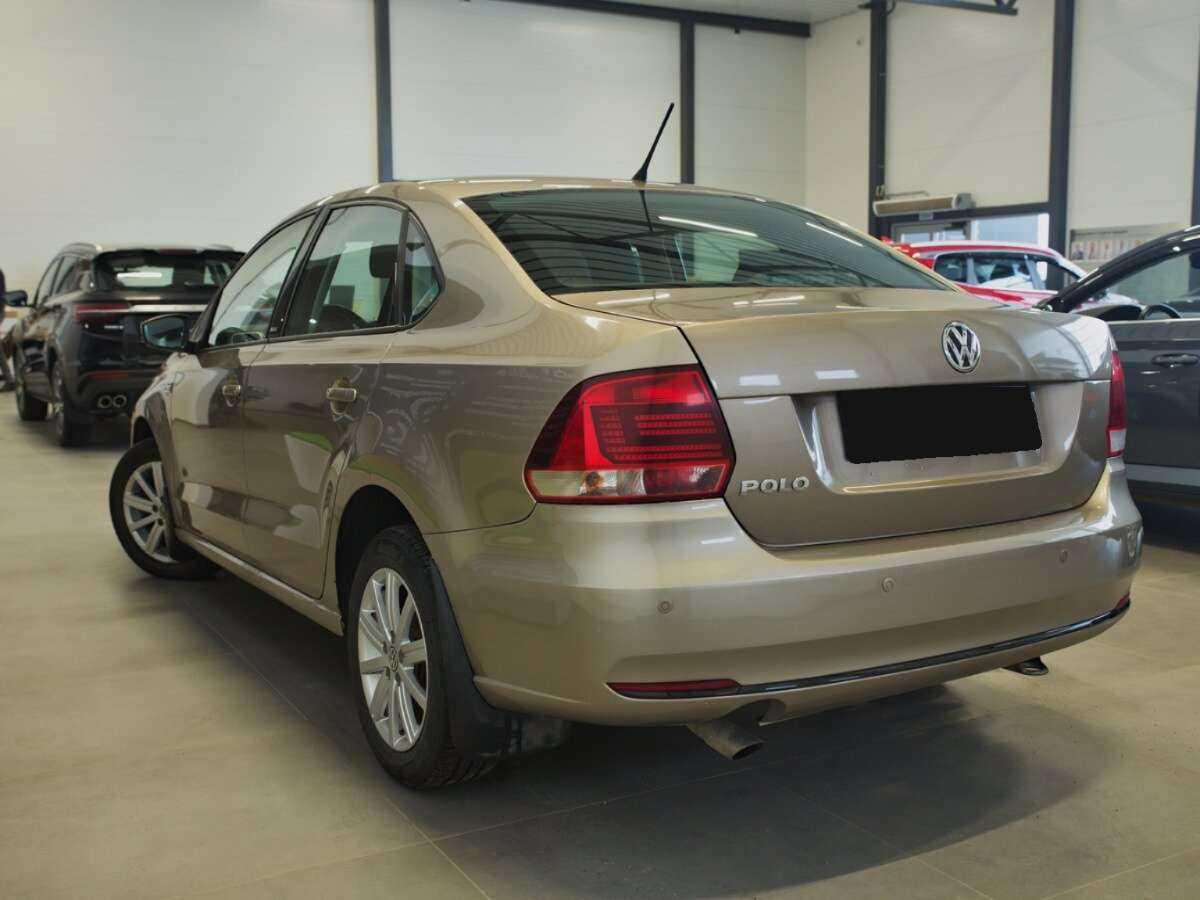 Volkswagen Polo с пробегом — 2016 год. Фото: #1