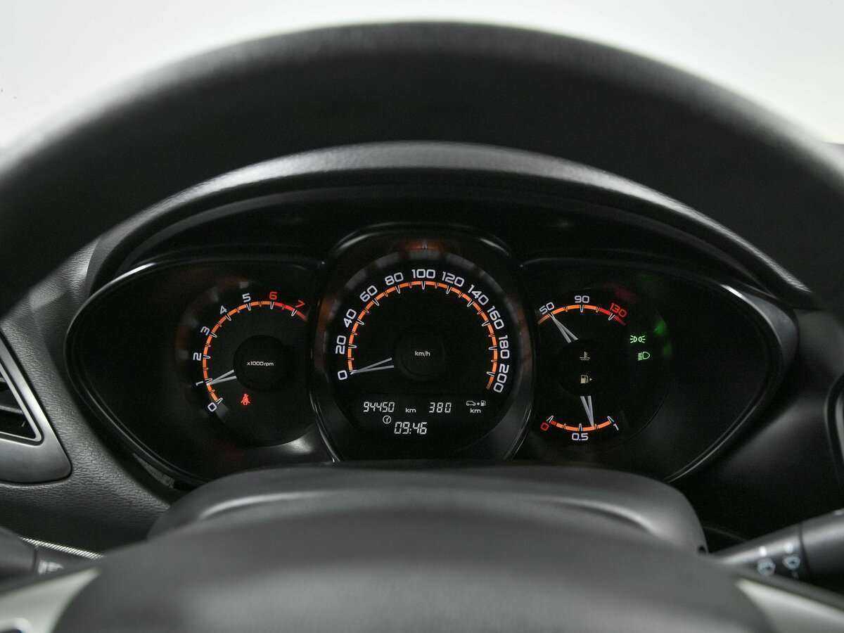 Lada (ВАЗ) Vesta с пробегом — 2019 год. Фото: #6