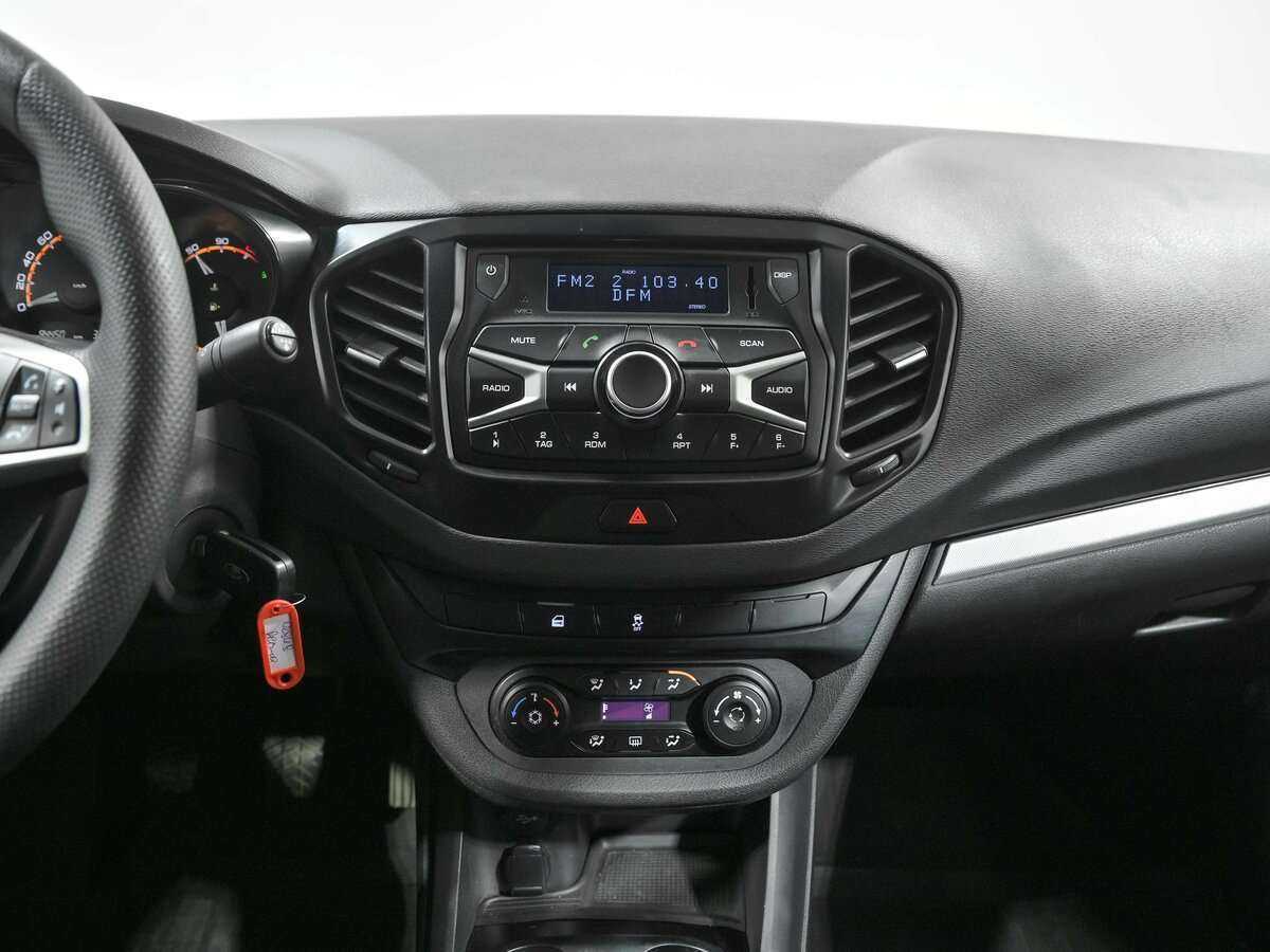 Lada (ВАЗ) Vesta с пробегом — 2019 год. Фото: #8