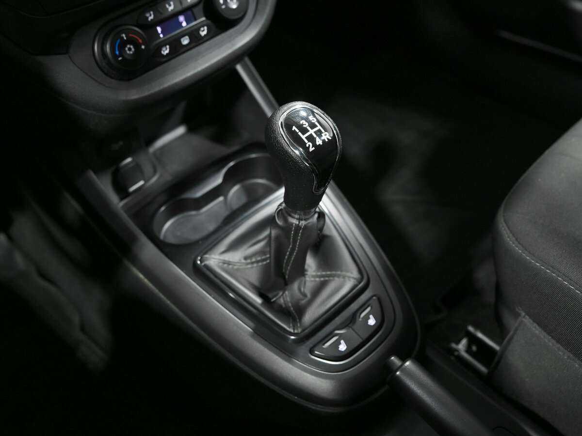 Lada (ВАЗ) Vesta с пробегом — 2019 год. Фото: #9