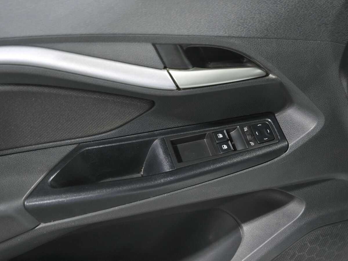 Lada (ВАЗ) Vesta с пробегом — 2019 год. Фото: #11