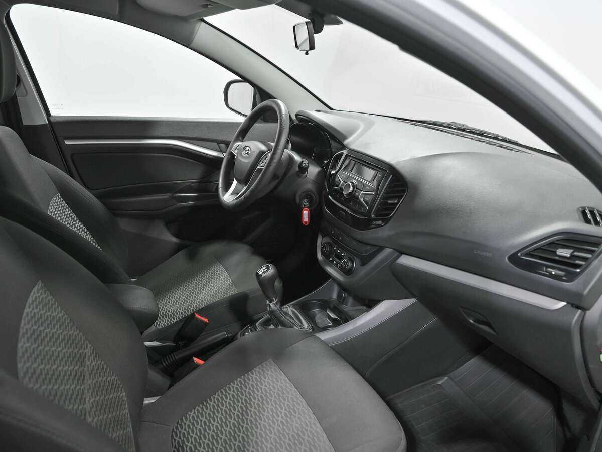 Lada (ВАЗ) Vesta с пробегом — 2019 год. Фото: #13