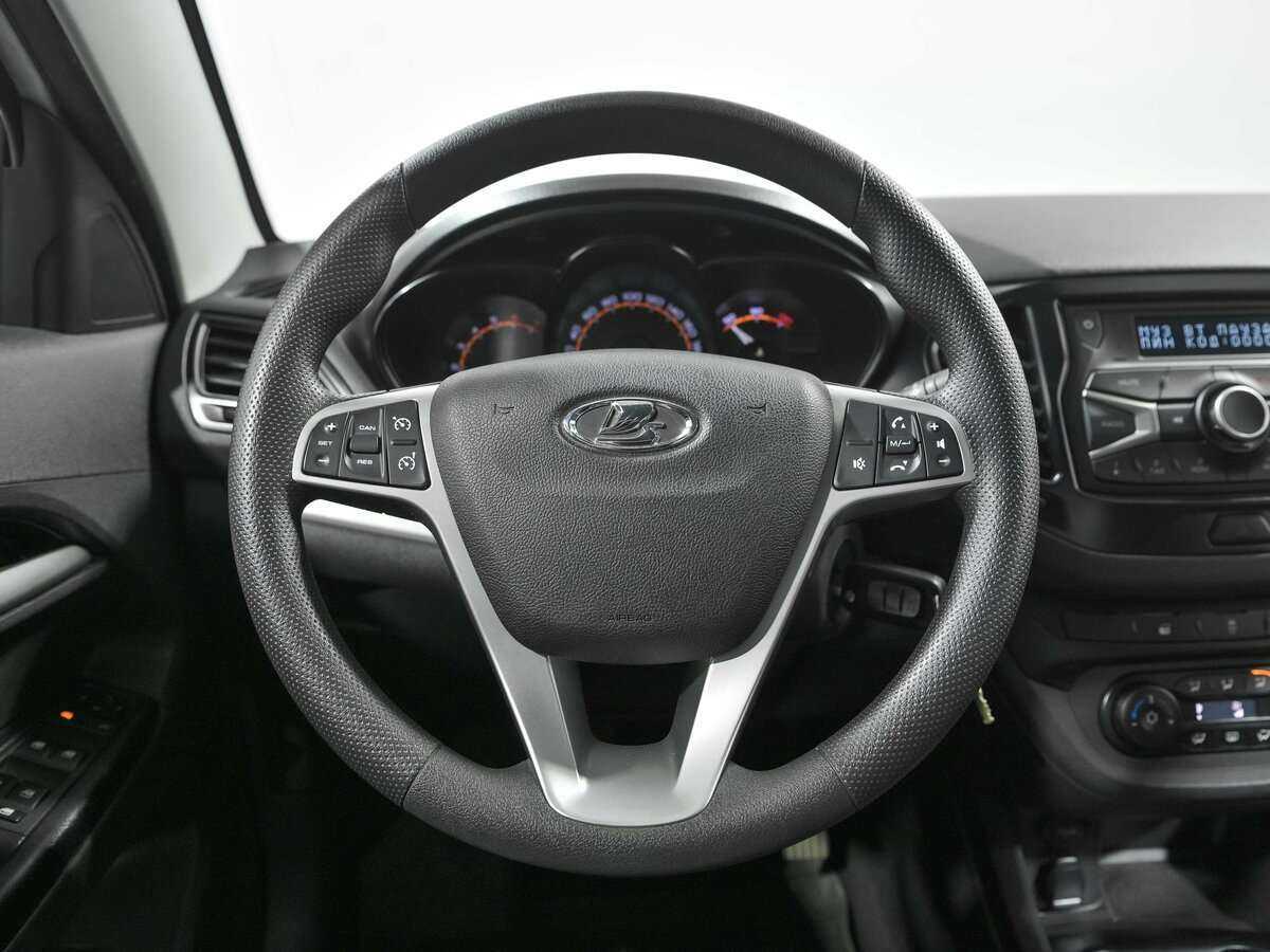 Lada (ВАЗ) Vesta с пробегом — 2018 год. Фото: #8