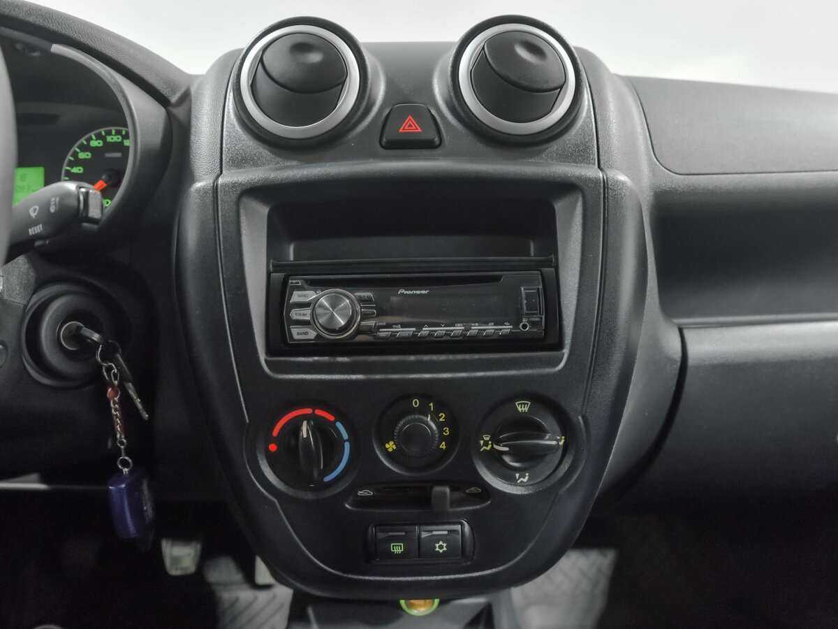 Lada (ВАЗ) Granta с пробегом — 2015 год. Фото: #8