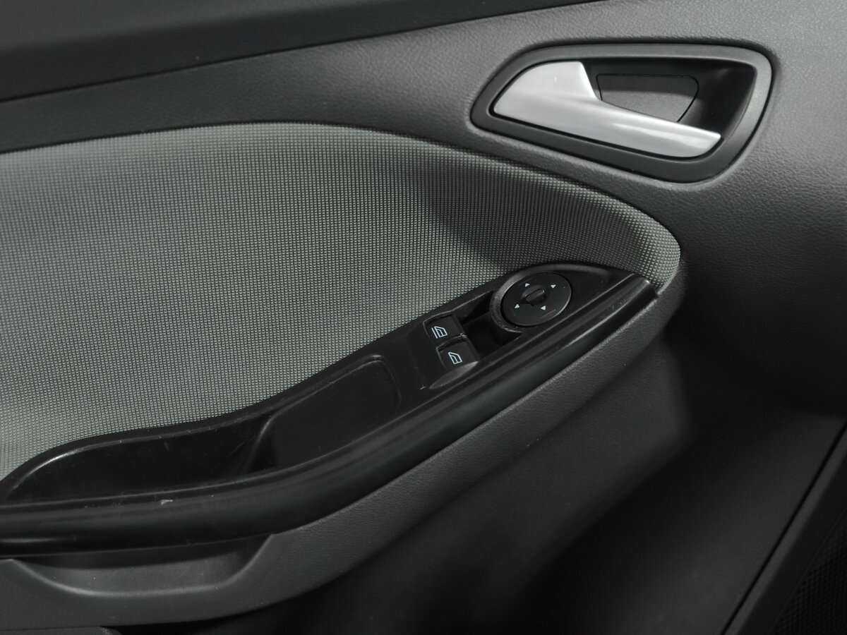 Ford Focus с пробегом — 2013 год. Фото: #12