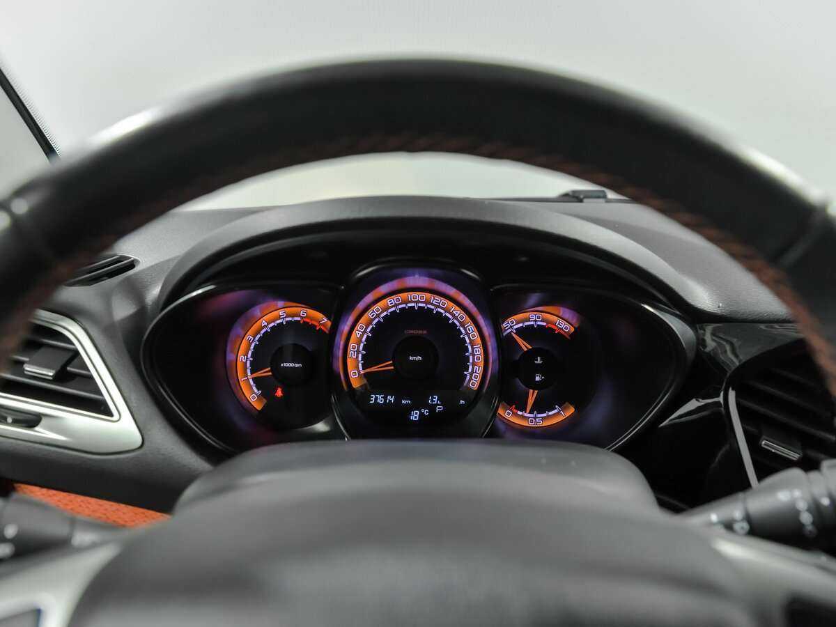 Lada (ВАЗ) Vesta с пробегом — 2020 год. Фото: #6