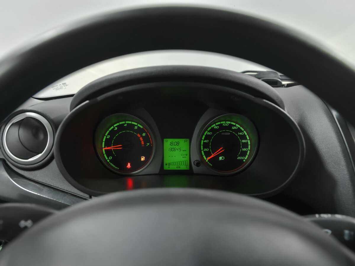 Lada (ВАЗ) Kalina с пробегом — 2013 год. Фото: #6